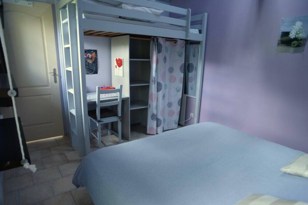 Photo of Bedroom in Villainville