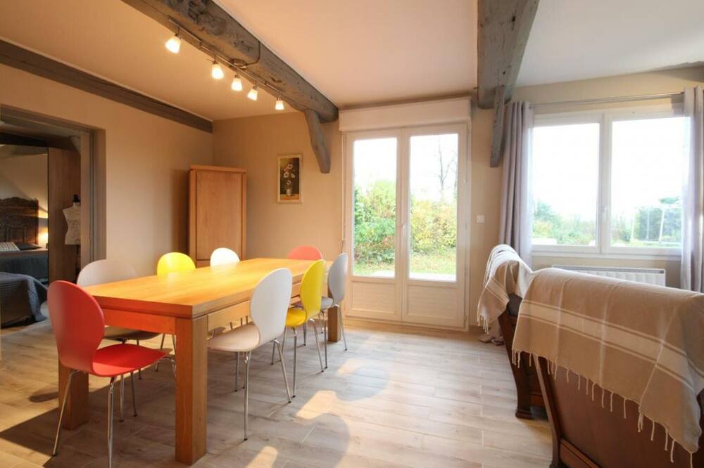 Photo of Bedroom in Villainville