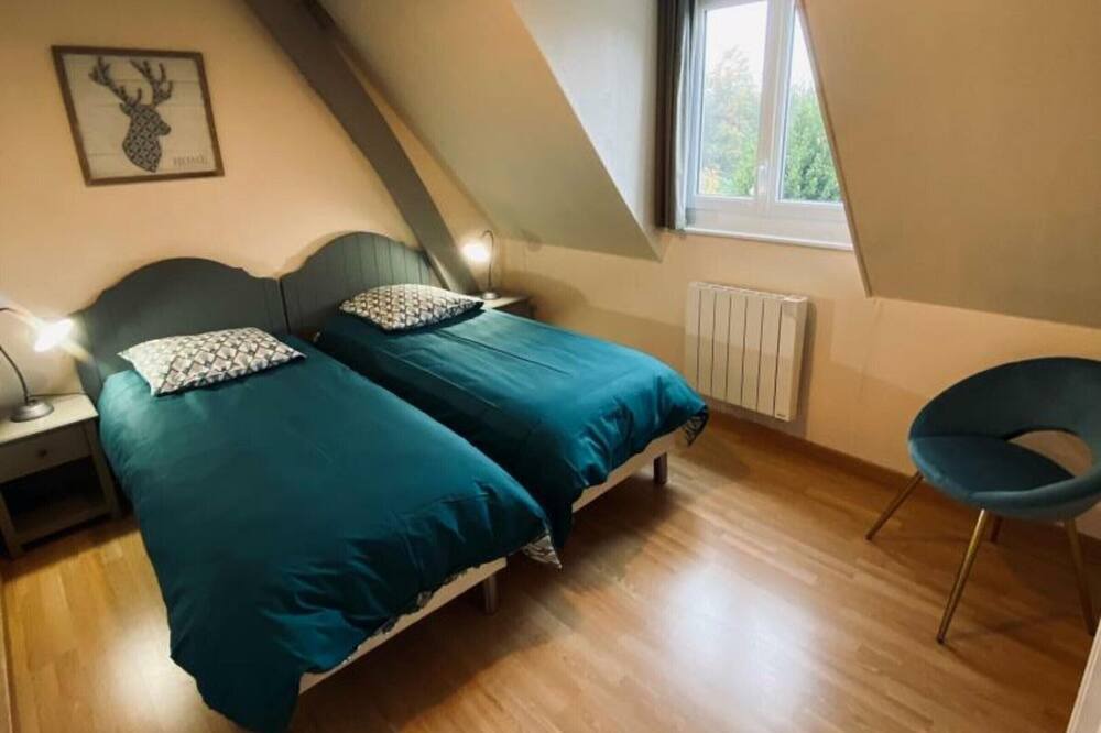 Photo of Bedroom in Villainville