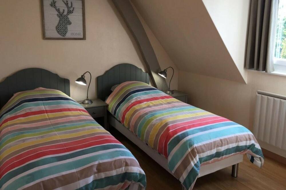 Photo of Bedroom in Villainville