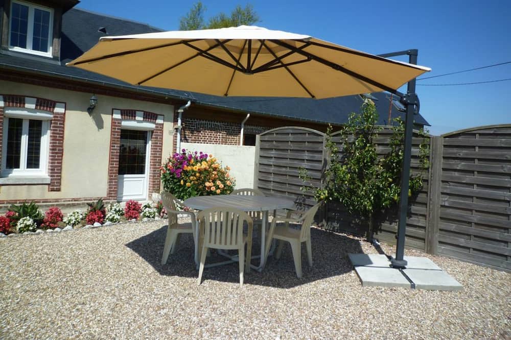 Photo of Patio Balcony in Saint-Martin-aux-Buneaux