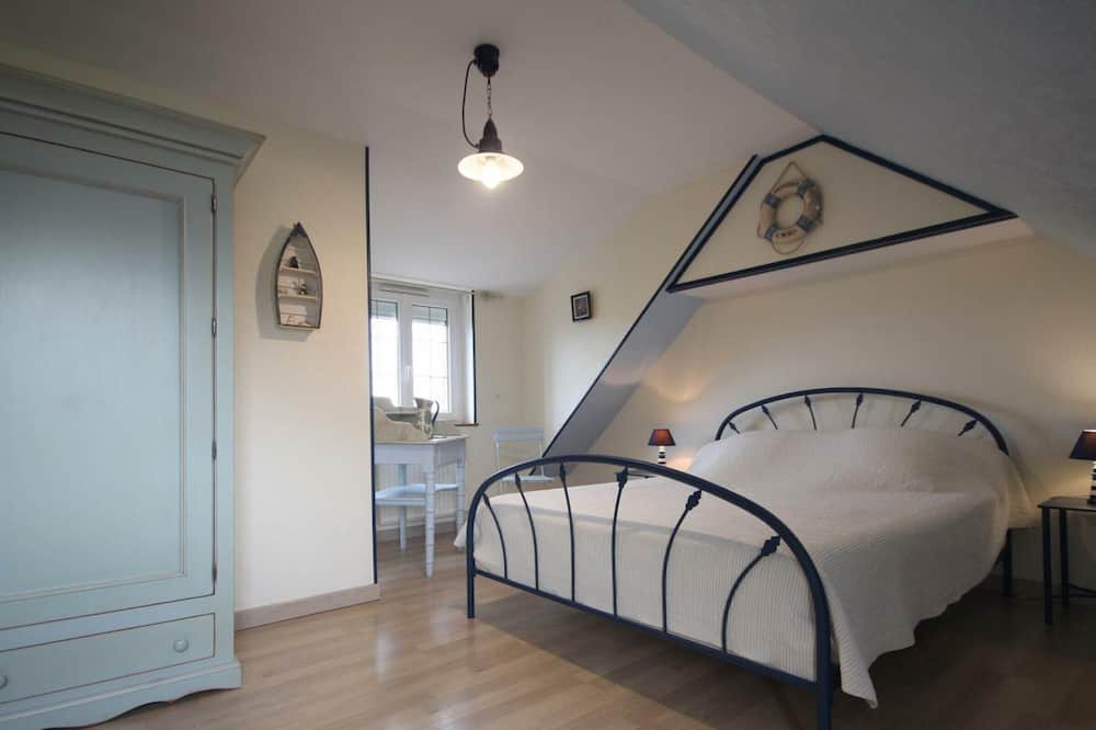 Photo of Bedroom in Saint-Martin-aux-Buneaux