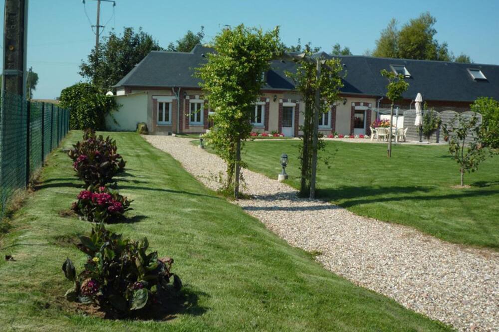 Photo of Outdoor in Saint-Martin-aux-Buneaux