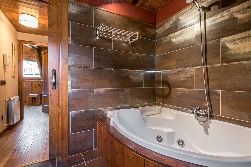 Photo of Bathroom in Arties