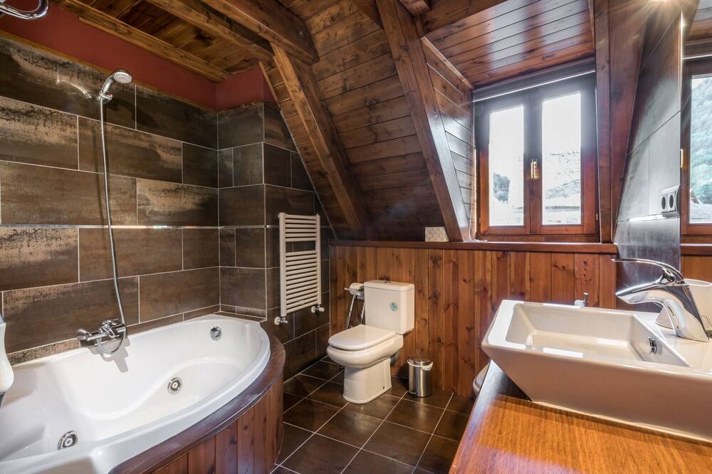 Photo of Bathroom in Arties