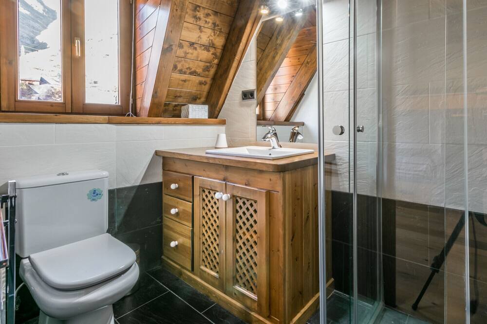 Photo of Bathroom in Arties