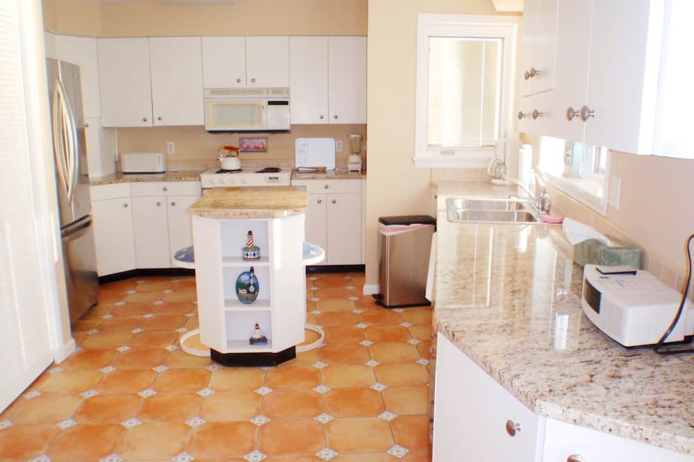 Photo of Kitchen in Townsend's Inlet