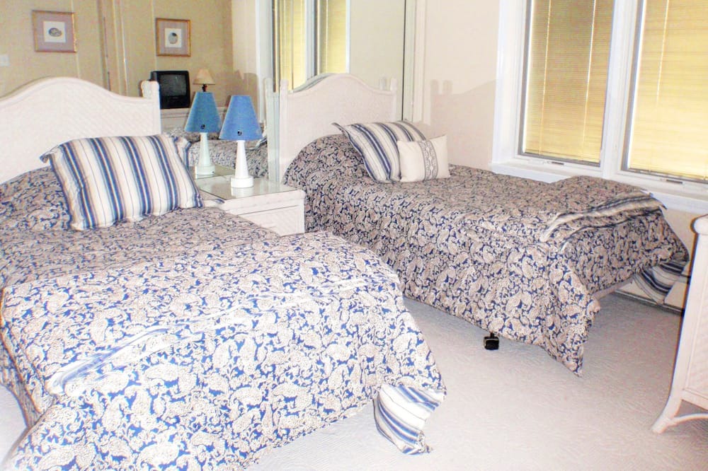 Photo of Bedroom in Townsend's Inlet