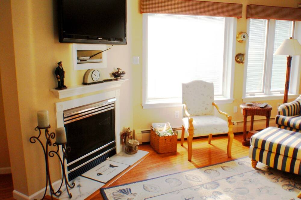 Photo of Livingroom in Townsend's Inlet