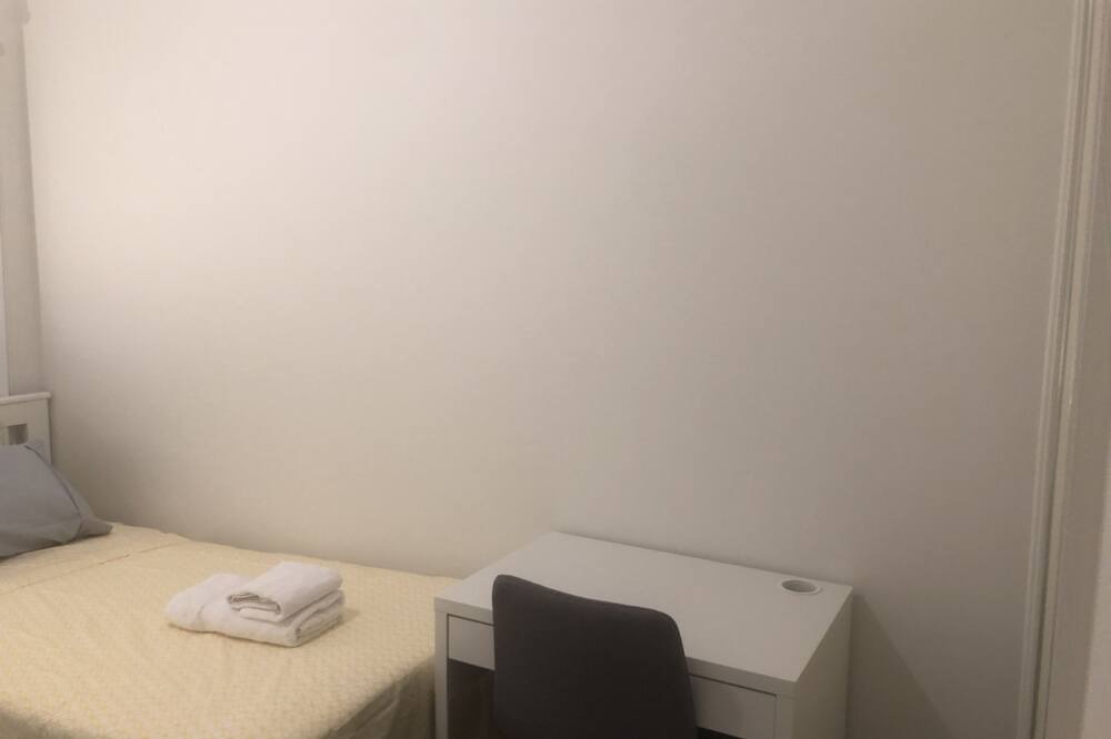 Photo of Bedroom in Tarneit