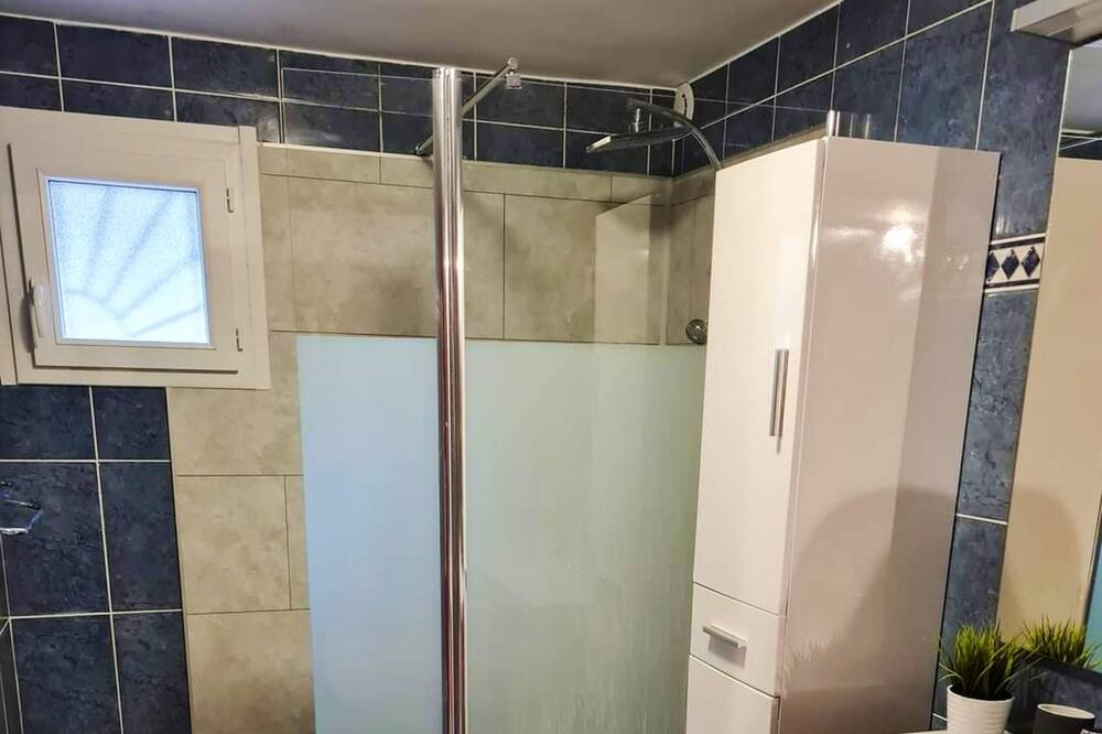 Photo of Bathroom in Maurens