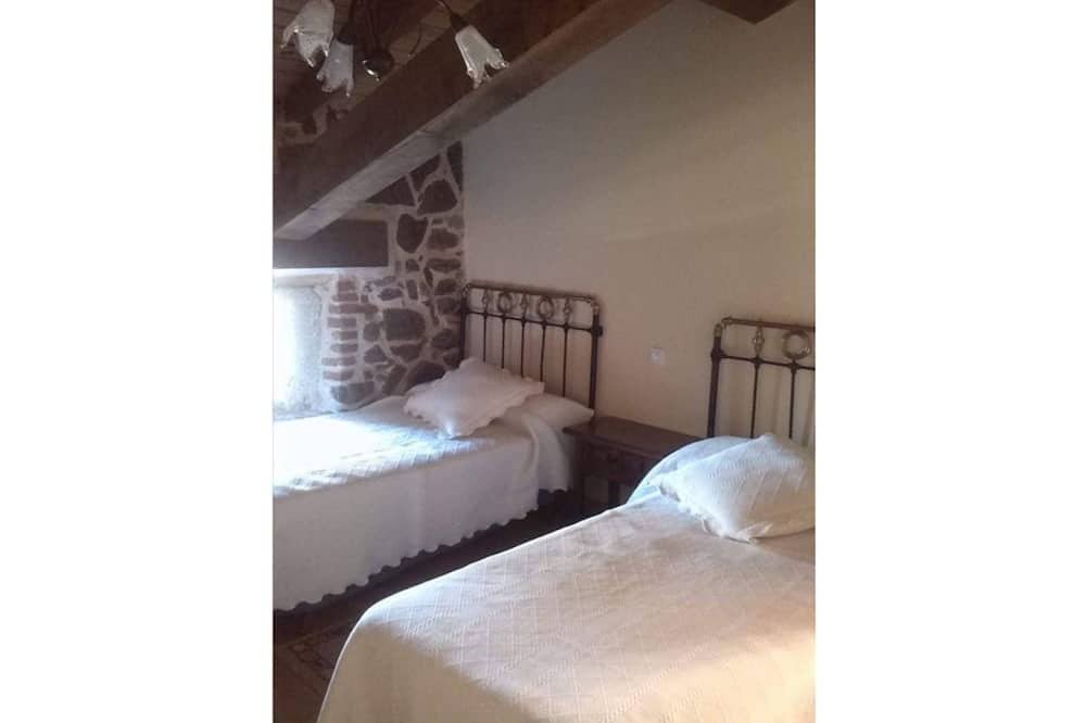 Photo of Bedroom in Navalmahillo