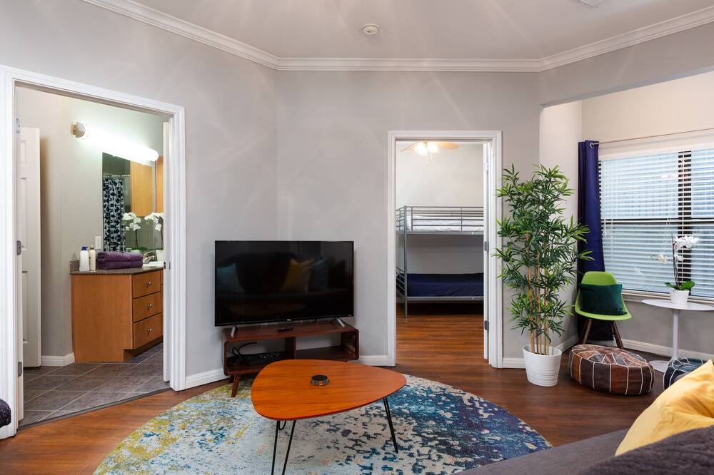 Photo of Livingroom in West Campus
