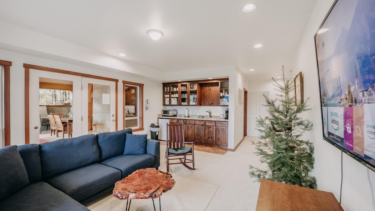 Photo of Livingroom in Glacier