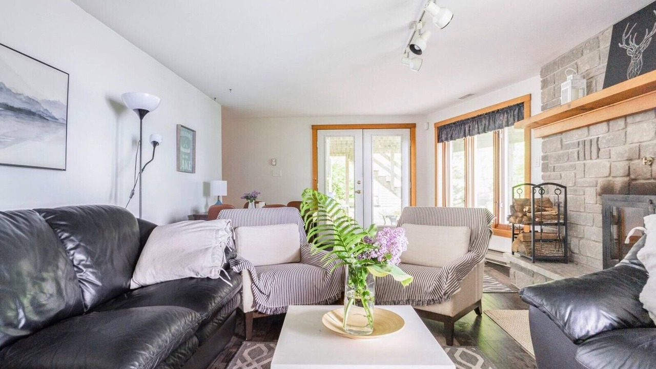 Photo of Livingroom in Glen Huron