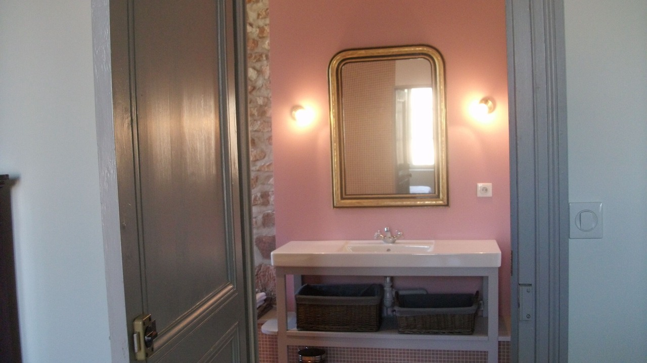 Photo of Bedroom in Saint-Menoux