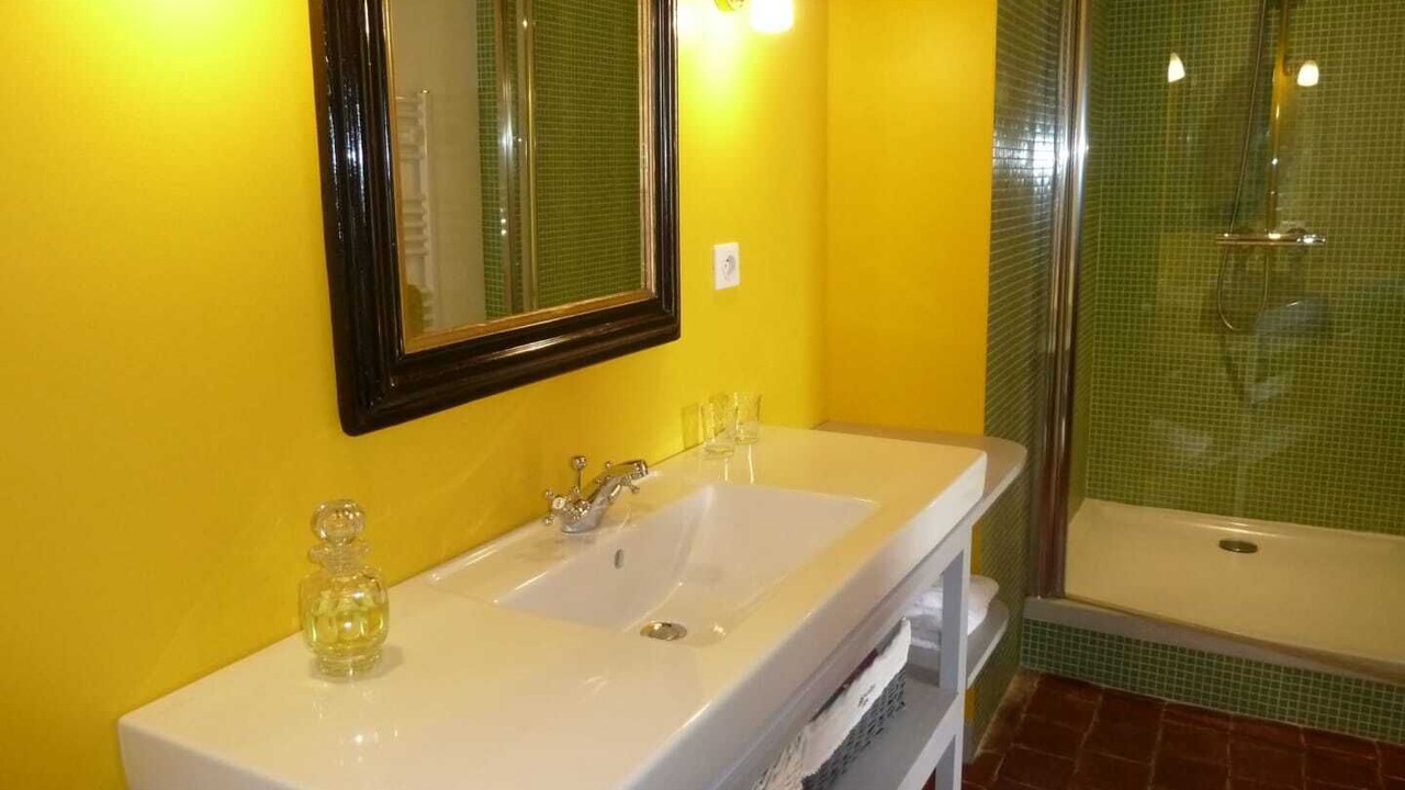 Photo of Bathroom in Saint-Menoux