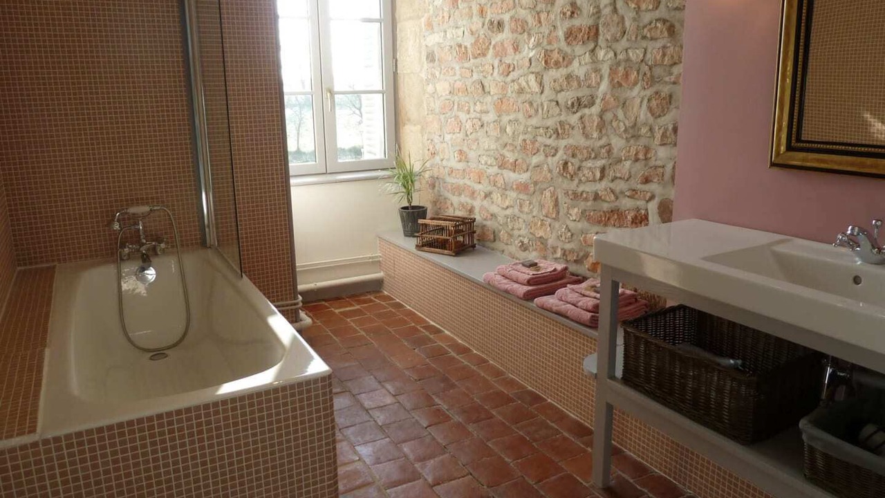 Photo of Bathroom in Saint-Menoux