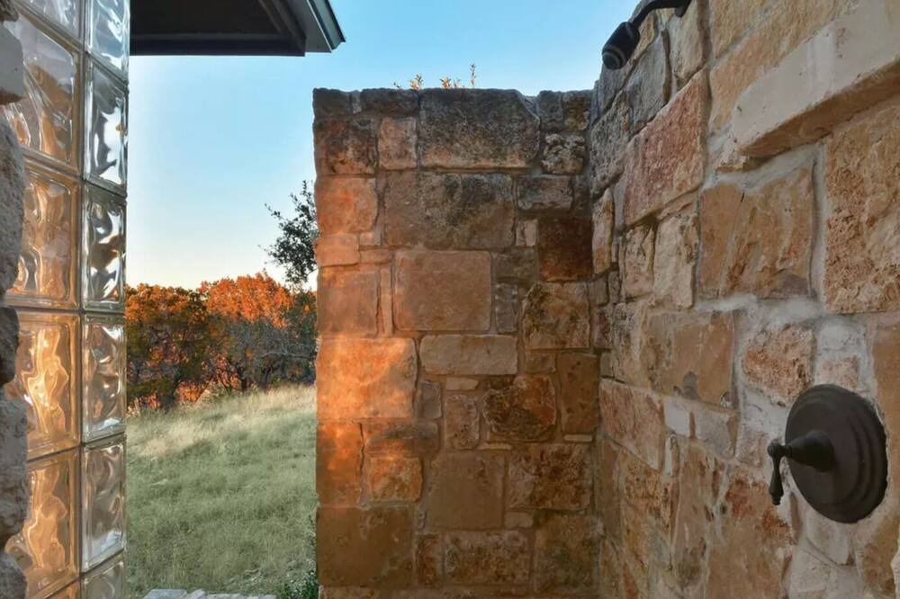 Photo of Outdoor in Oatmeal