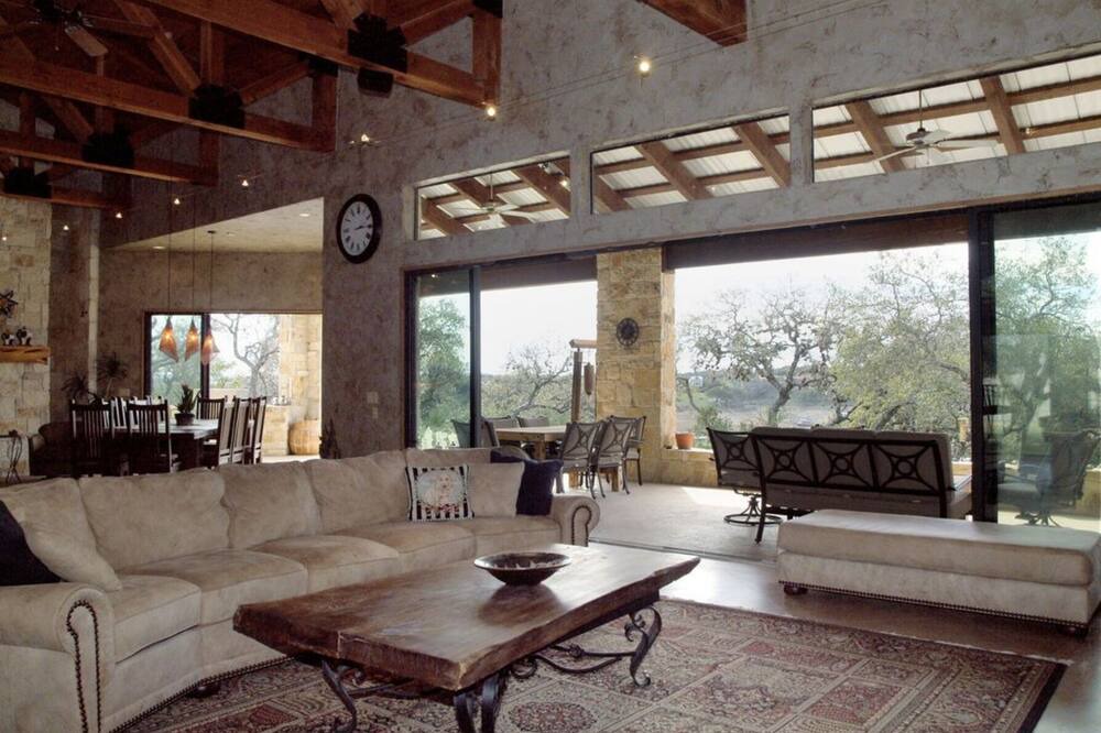 Photo of Outdoor in Oatmeal
