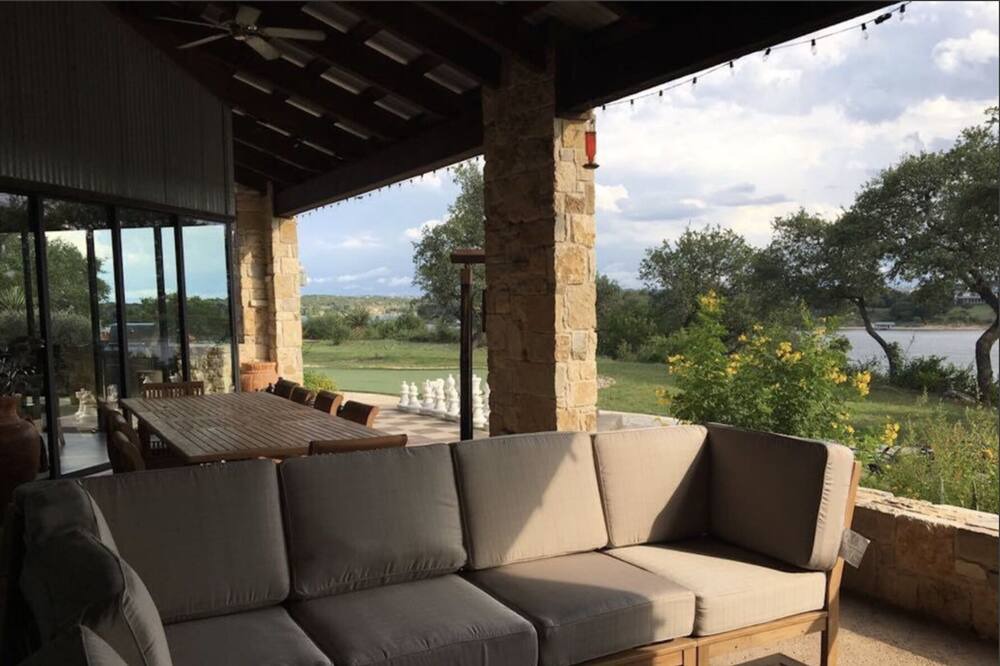 Photo of Outdoor in Oatmeal
