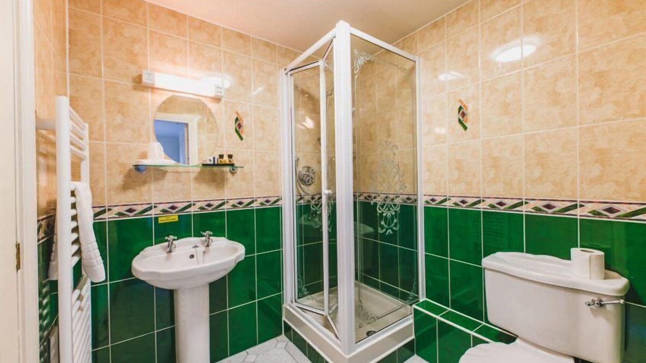 Photo of Bathroom in Kenilworth