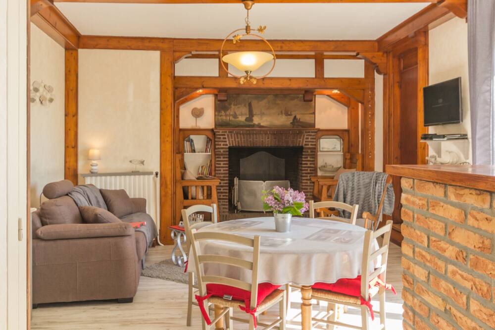 Photo of Livingroom in Fecamp