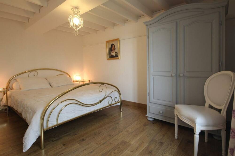Photo of Bedroom in Upper Normandy