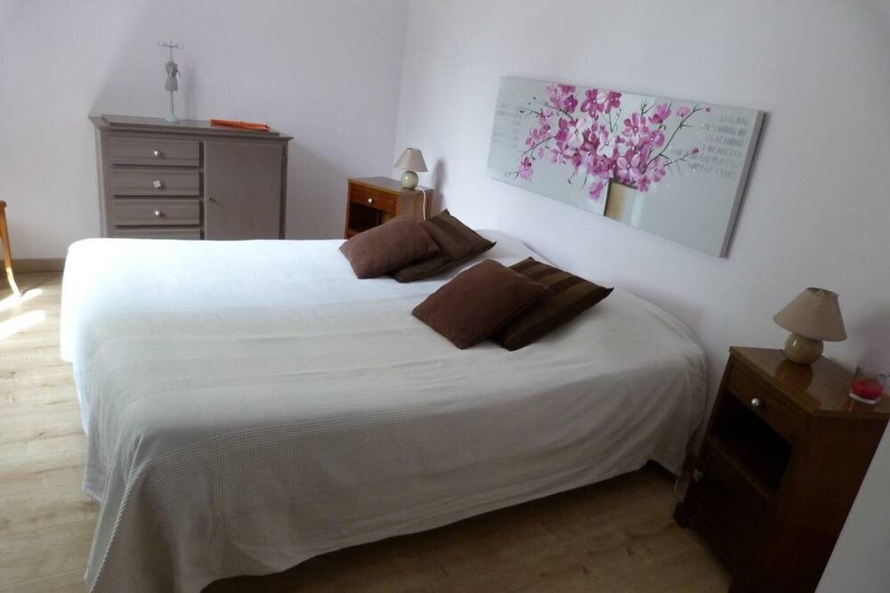 Photo of Bedroom in Bordeaux-Saint-Clair