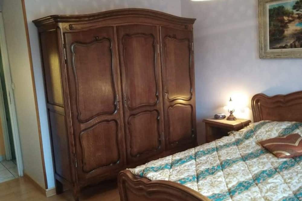 Photo of Bedroom in Mortemer