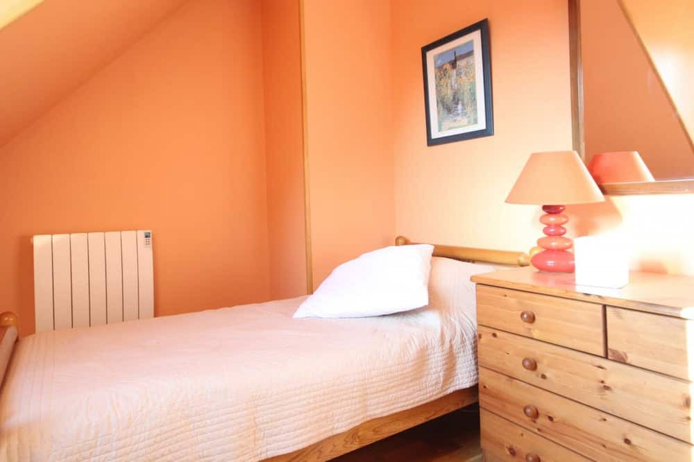 Photo of Bedroom in Mortemer