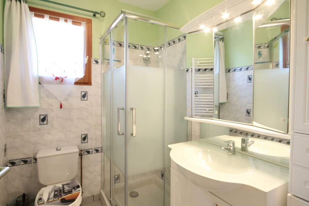 Photo of Bathroom in Mortemer