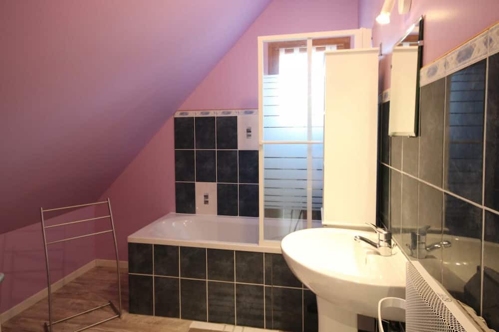 Photo of Bathroom in Mortemer