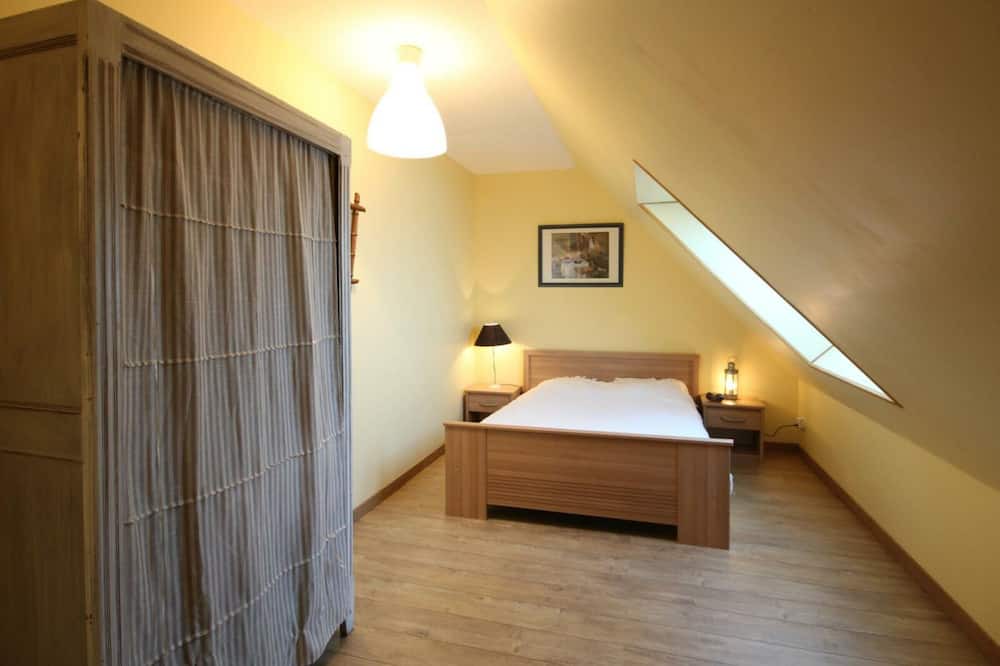 Photo of Bedroom in Mortemer