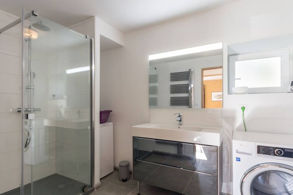 Photo of Bathroom in Saint-Jouin-Bruneval