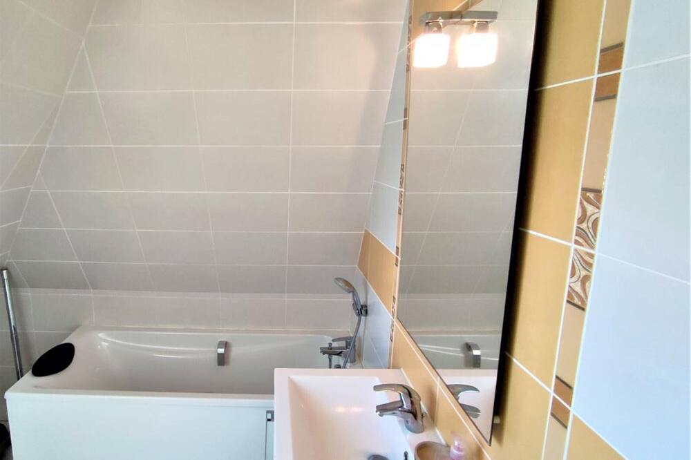 Photo of Bathroom in Criquetot-lʼEsneval
