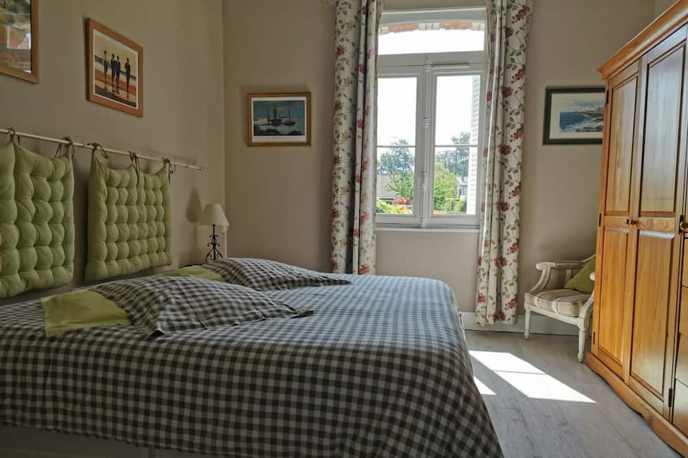 Photo of Bedroom in Rolleville