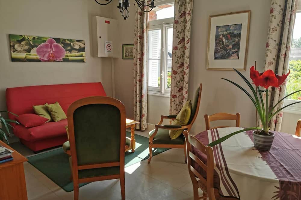 Photo of Livingroom in Rolleville