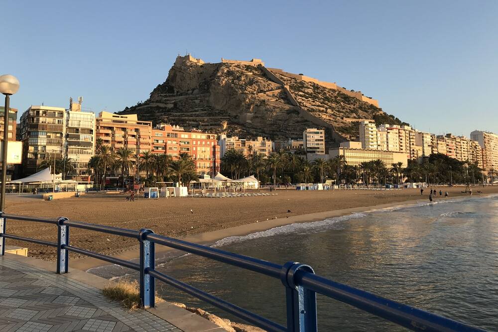 Photo of Others in Raval Roig