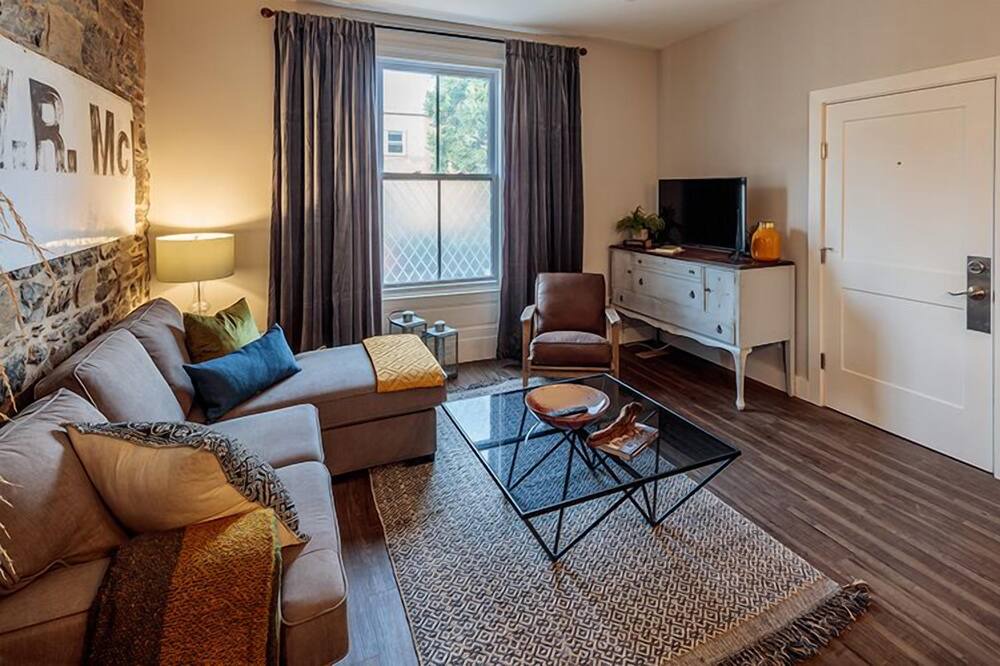 Photo of Livingroom in Inner Harbour