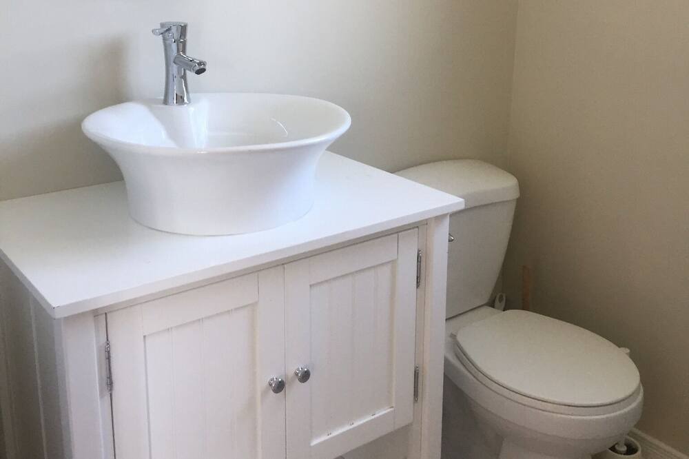 Photo of Bathroom in Laval-des-Rapides