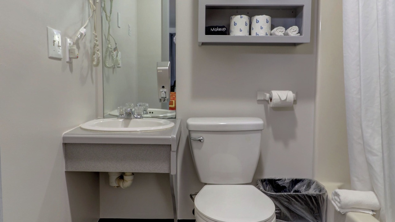 Photo of Bathroom in Canaan