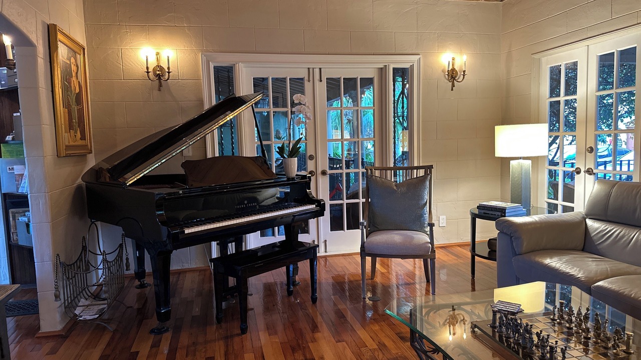 Photo of Livingroom in Grandview Heights