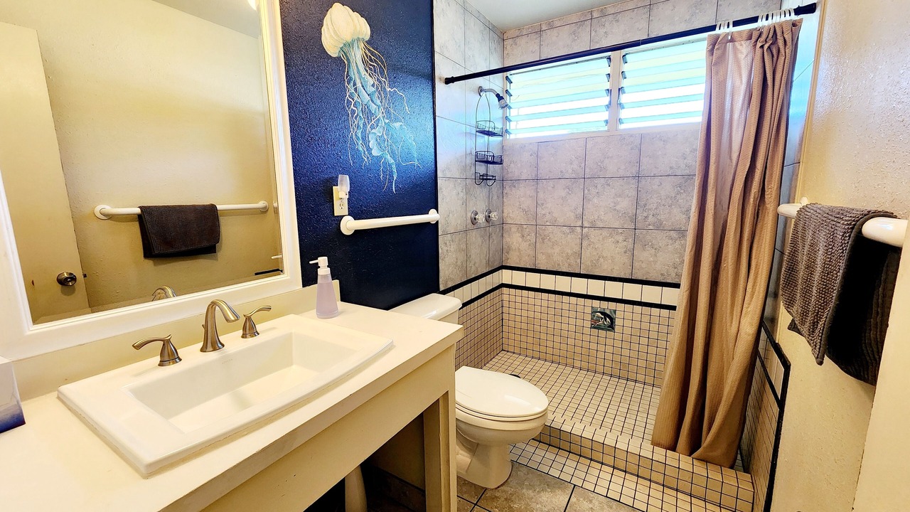 Photo of Bathroom in Keaukaha