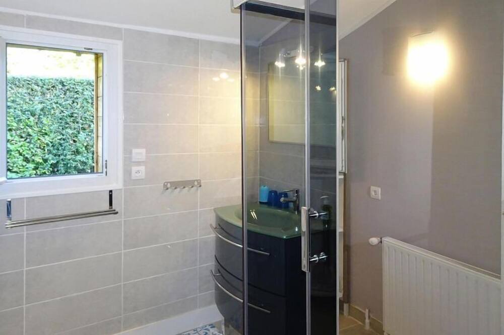 Photo of Bathroom in Les Grandes-Ventes