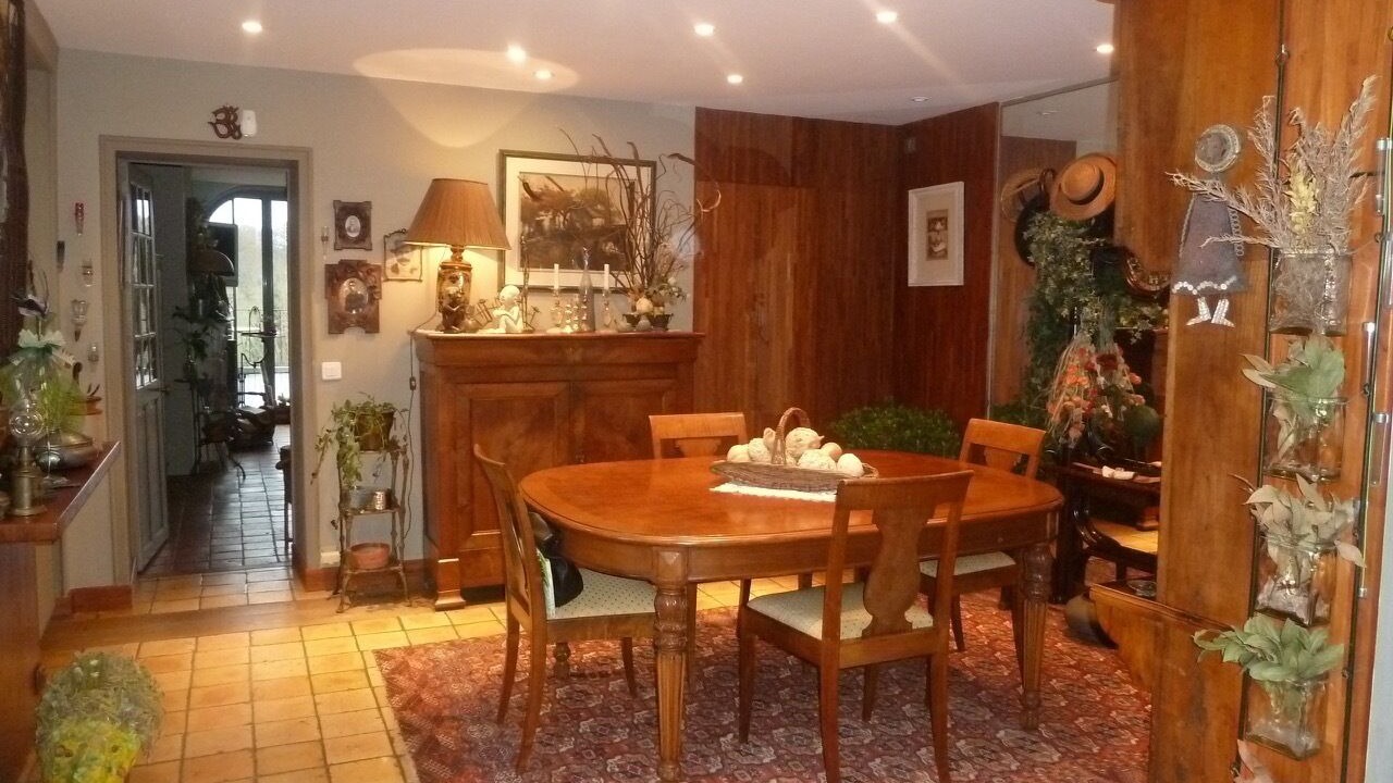 Photo of Others in Montfort-l'Amaury