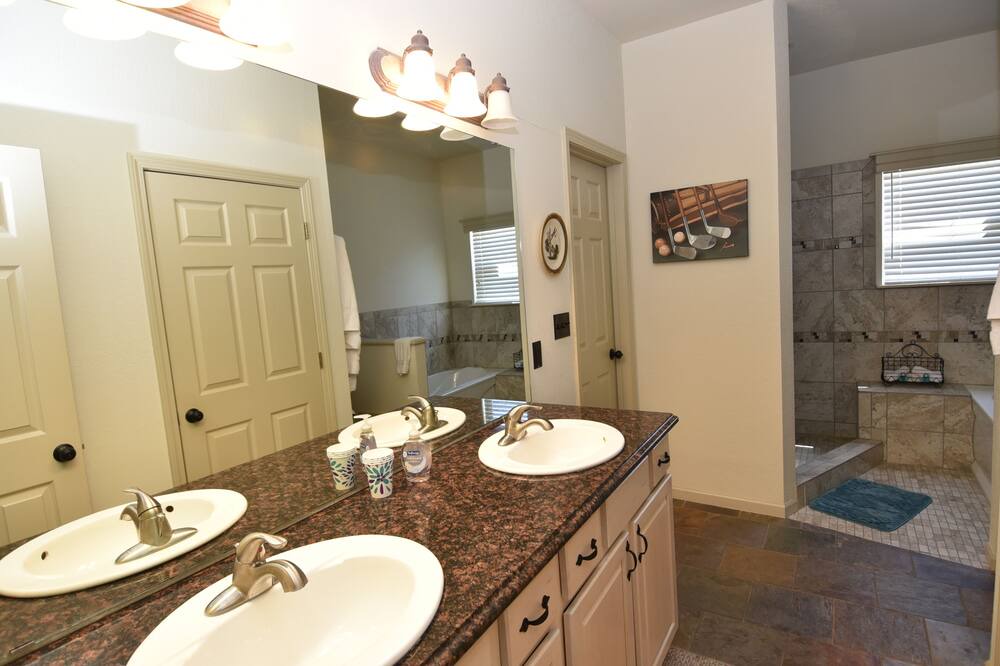 Photo of Bathroom in Camdenton