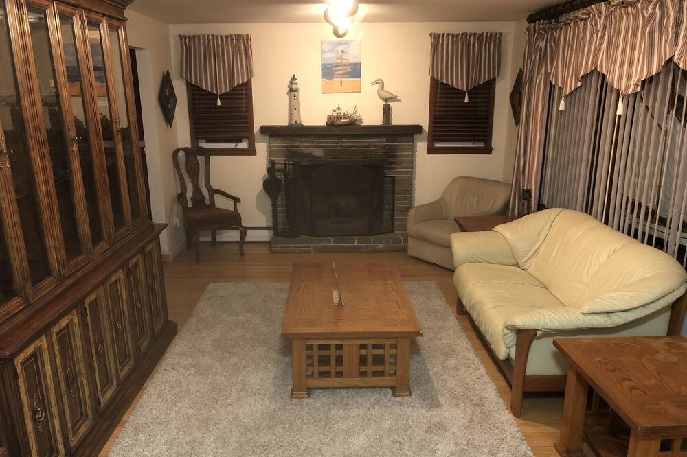 Photo of Livingroom in North Kingstown