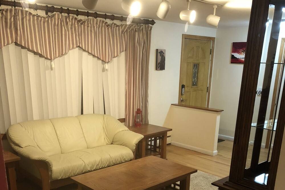 Photo of Livingroom in North Kingstown