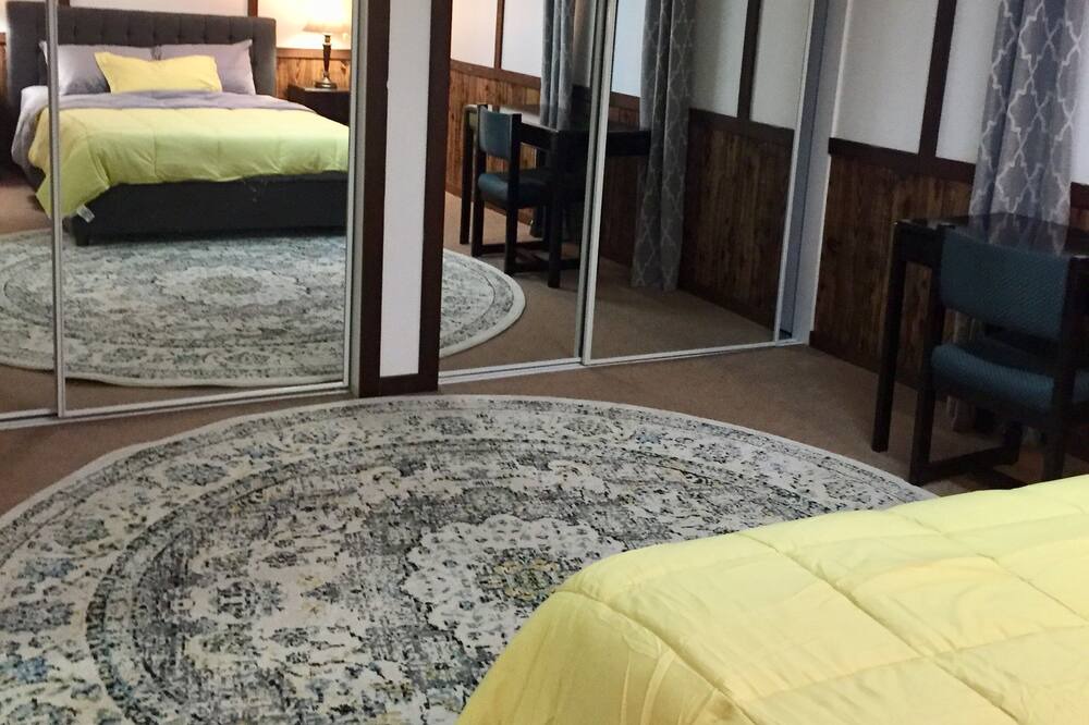 Photo of Bedroom in Bayridge West